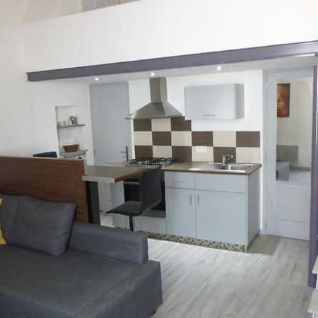 Апартаменти Studio Lourmarin Centre Екстер'єр фото
